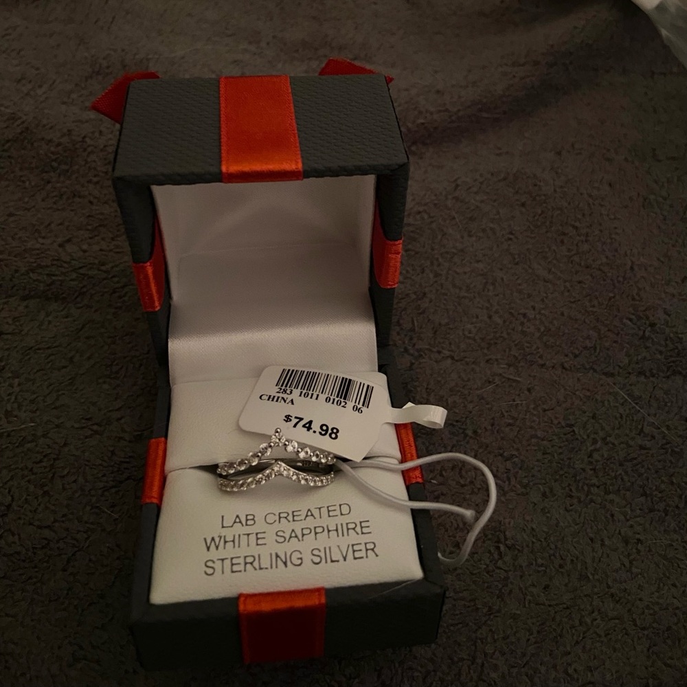 Sterling silver white sapphire detail ring(size 7)